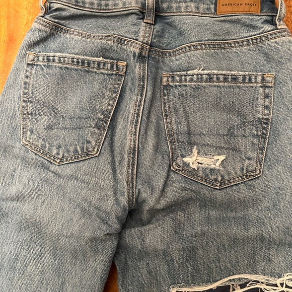 Amazing deal New worn once 2pairs American Eagle jeans size 000. Style mom-jeans - Picture 12 of 12